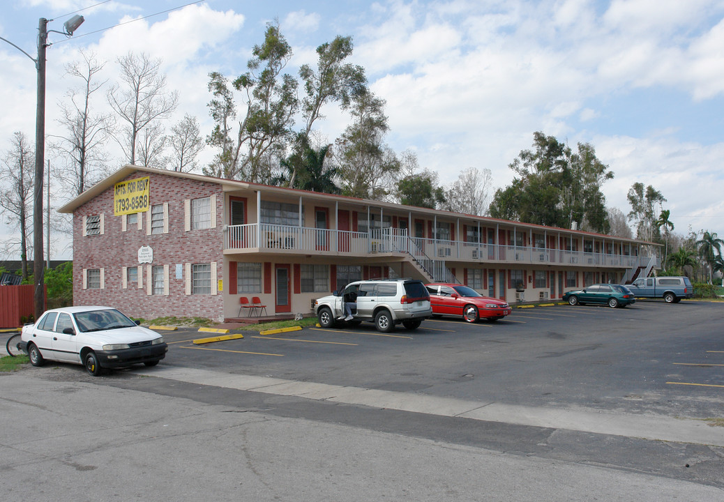 Hollywood Park East Apartments in Hollywood, FL - Building Photo