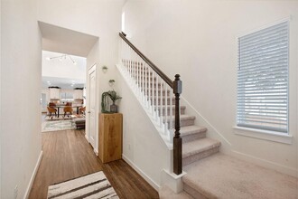 7801 Agave Grove Dr in Lago Vista, TX - Foto de edificio - Building Photo