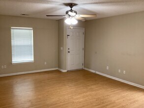 1009 Friartuck Trl in Ladson, SC - Foto de edificio - Building Photo