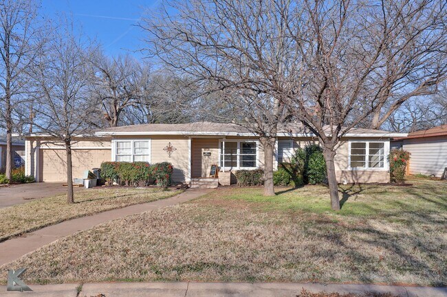 4042 Benbrook St in Abilene, TX - Building Photo - Building Photo