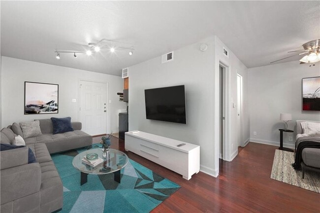 property at 2020 S Congress Ave