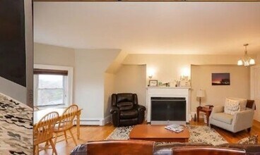 318 Tappan St, Unit 3 in Brookline, MA - Building Photo - Building Photo