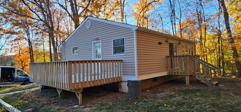 47 Blakely Ln in West Milford, NJ - Building Photo