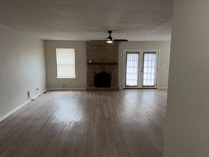 12105 Missel Thrush Ct in Austin, TX - Building Photo - Building Photo
