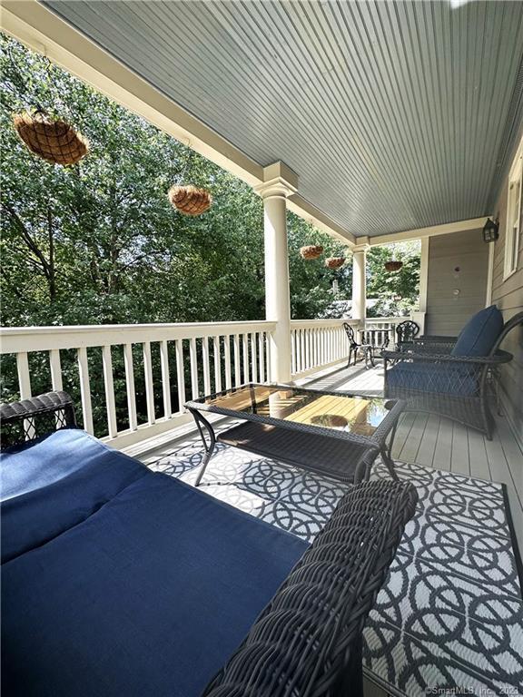 97 South Ave in New Canaan, CT - Foto de edificio - Building Photo