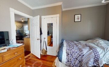 68 Allston St, Unit 1 in Cambridge, MA - Foto de edificio - Building Photo