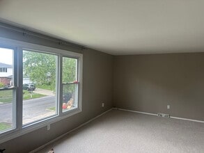 45 Lemans Dr in Depew, NY - Building Photo - Building Photo