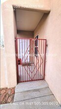 3004 Los Tomases Dr NW in Albuquerque, NM - Building Photo - Building Photo