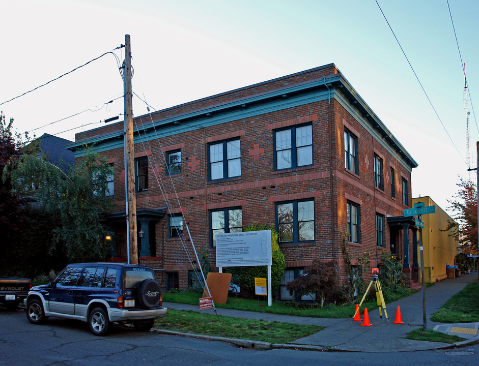 The Elfreida Apartments in Seattle, WA - Foto de edificio