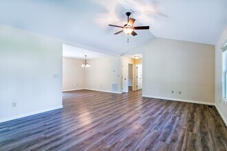 74 N Sunset Ridge Dr in Etowah, NC - Foto de edificio - Building Photo
