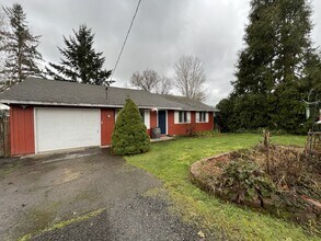 31348 NW Cottage St in North Plains, OR - Building Photo - Building Photo