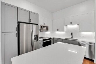 1948 Labrador Ln in Garland, TX - Building Photo - Building Photo