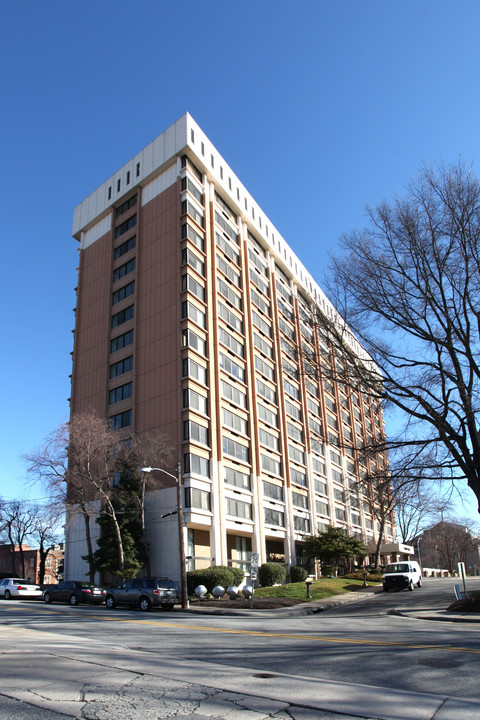 Gateway Plaza in Greensboro, NC - Building Photo