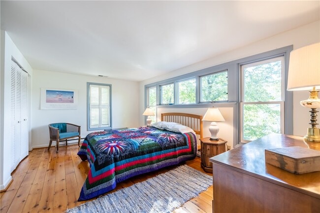 property at 1519 S Lake Rd