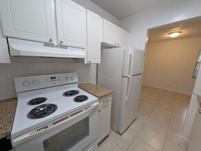 481 Sunshine Dr in Coconut Creek, FL - Building Photo - Building Photo