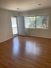 2615 Cullen St in Los Angeles, CA - Foto de edificio - Building Photo