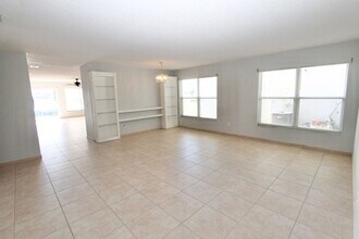 1141 Seneca Falls Dr in Orlando, FL - Building Photo - Building Photo