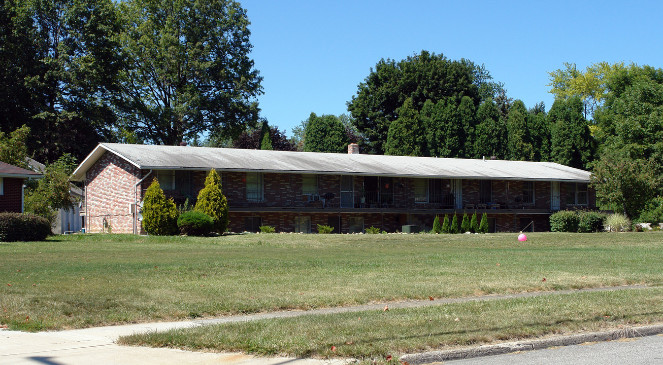 1746 N Carnegie Ave in Niles, OH - Building Photo