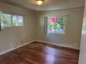 2279 Saranne St in La Canada Flintridge, CA - Building Photo - Building Photo