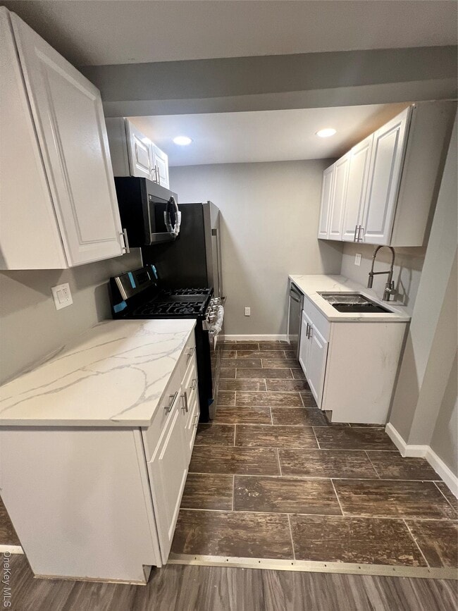 99 S Hamilton St in Poughkeepsie, NY - Building Photo - Building Photo