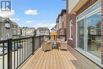 6D Parker Ave in Richmond Hill, ON - Building Photo - Building Photo