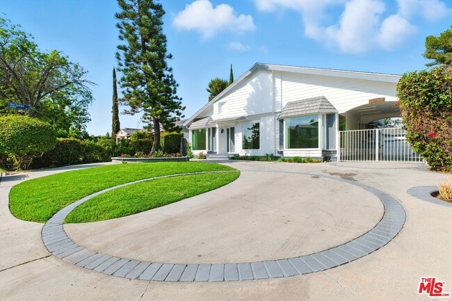 4640 Laurelgrove Ave in Los Angeles, CA - Building Photo - Building Photo