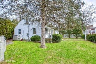 3 Idlewild Manor in Greenwich, CT - Building Photo - Building Photo