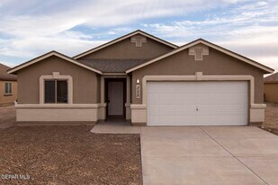 228 Flor Azucena Dr in Socorro, TX - Building Photo