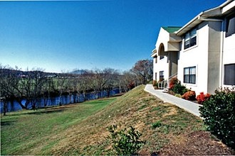 Riverwalk Apartments in Sevierville, TN - Building Photo - Building Photo