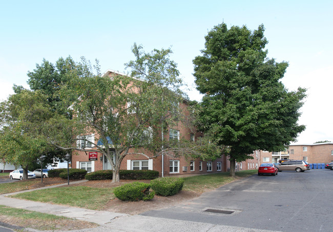 Burritt West in New Britain, CT - Building Photo - Building Photo