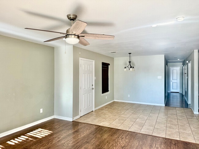 2837 Spanish Bay Ln in Dallas, TX - Building Photo - Building Photo