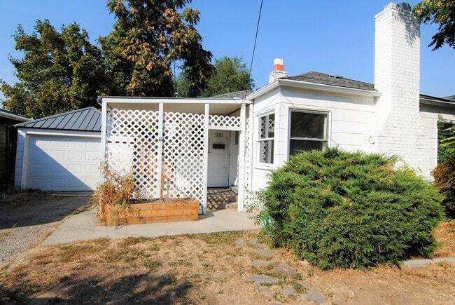938 Washington St in Wenatchee, WA - Building Photo - Building Photo