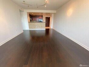 250 King St in San Francisco, CA - Building Photo - Building Photo