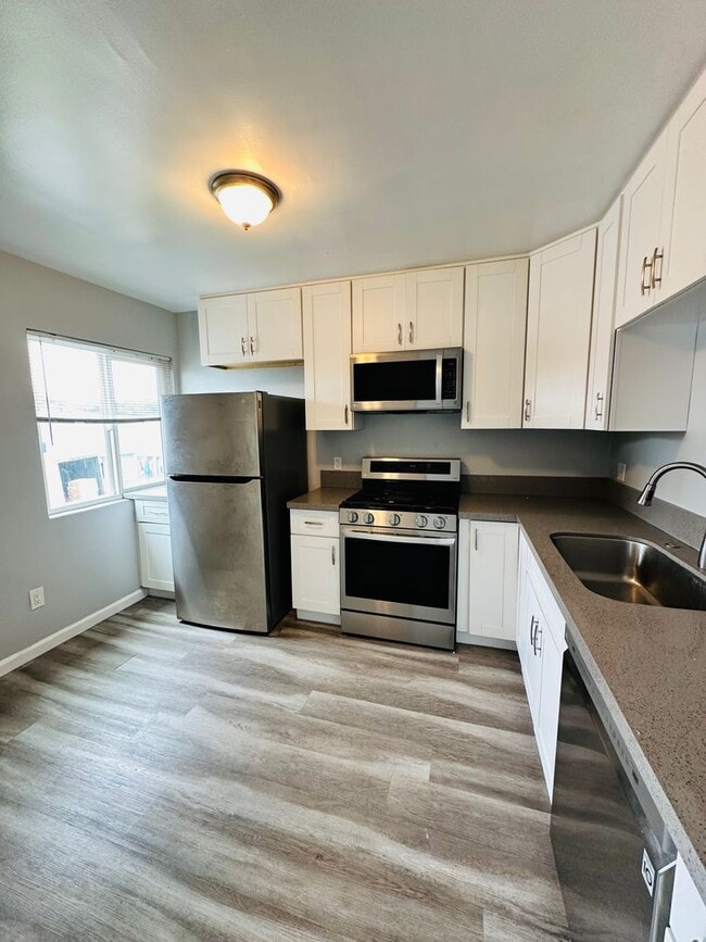 7571 University Ave in La Mesa, CA - Building Photo - Building Photo