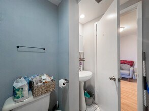2915 W McLean Ave, Unit J09P in Chicago, IL - Building Photo - Building Photo