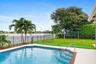 12875 Guilford Cir in Wellington, FL - Building Photo - Building Photo