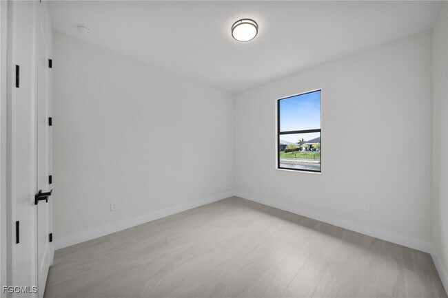 3435 SW 8th Ct in Cape Coral, FL - Building Photo - Building Photo