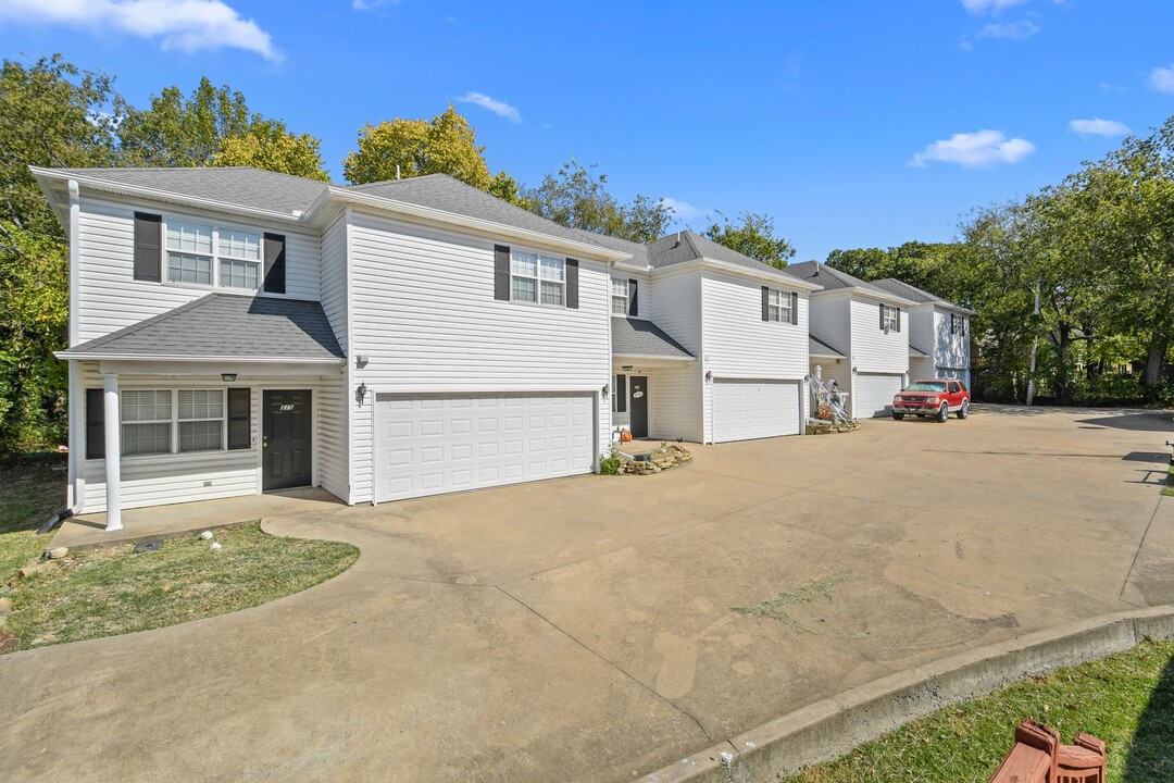319 E Modoc Ave in Mcalester, OK - Building Photo