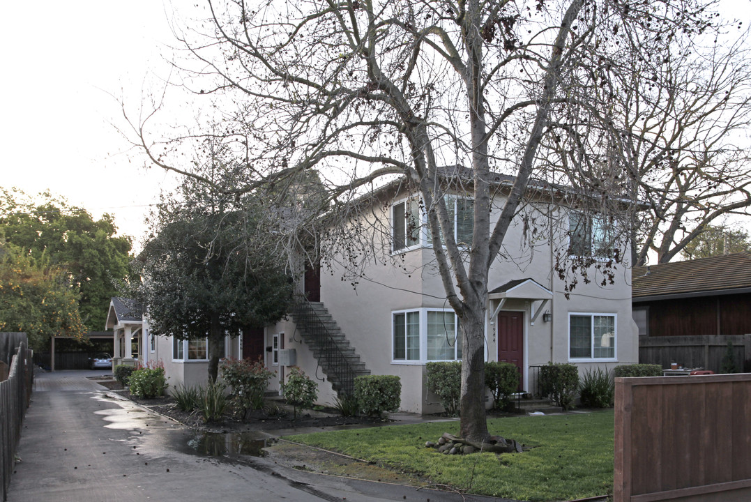 1944-1946 Menalto Ave in Menlo Park, CA - Building Photo