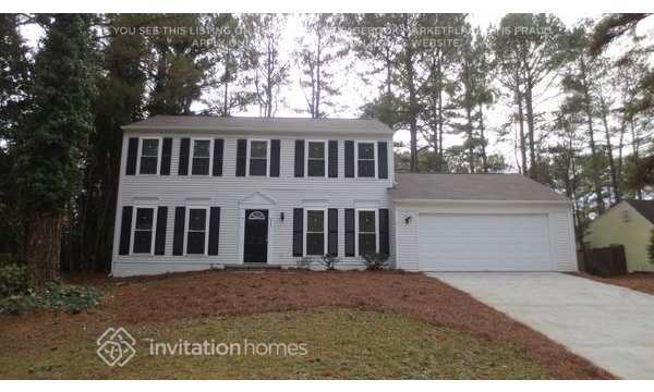 640 Barrington Way in Roswell, GA - Building Photo