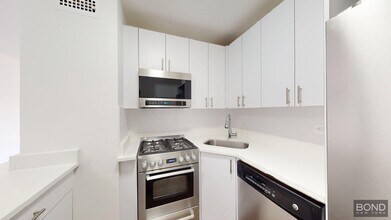 145 E 16th St in New York, NY - Building Photo - Building Photo