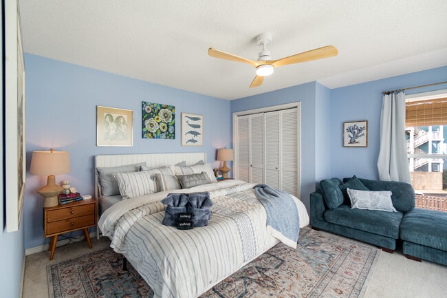 1100 Fort Pickens Rd in Gulf Breeze, FL - Foto de edificio - Building Photo