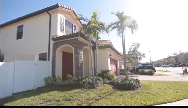 3533 W 88th St in Hialeah, FL - Building Photo - Building Photo