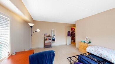 137 Peterborough St, Unit 3E in Boston, MA - Building Photo - Building Photo