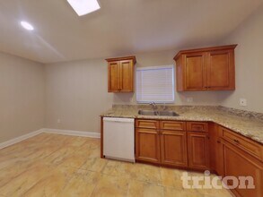 1549 Firewheel Dr in Zephyrhills, FL - Building Photo - Building Photo