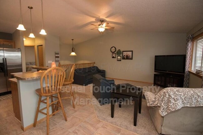 1060 41st Ave W in West Fargo, ND - Building Photo - Building Photo