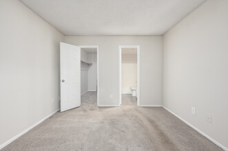 Ashford Way in Lawrenceville, GA - Building Photo - Interior Photo