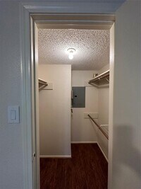 7900 N Stadium Dr photo'