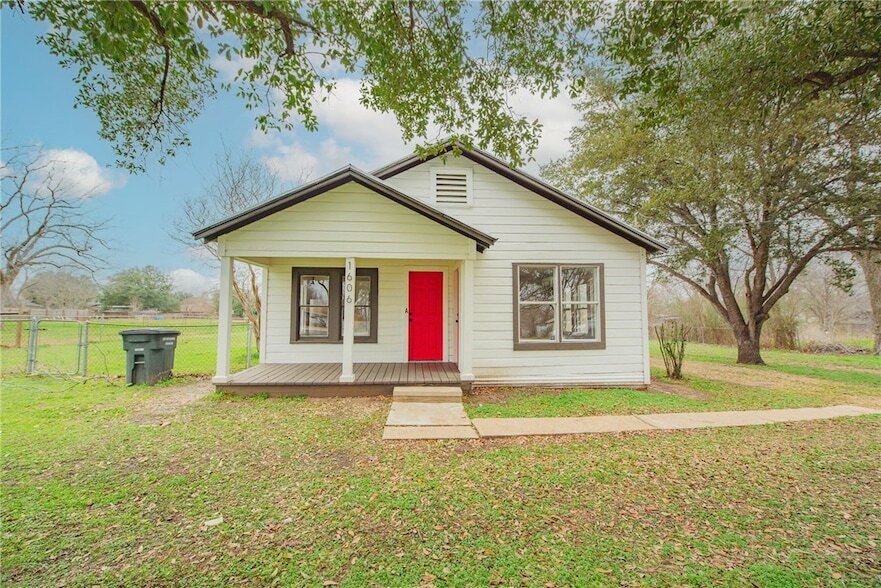 1606 TX-21, Unit B in Caldwell, TX - Building Photo