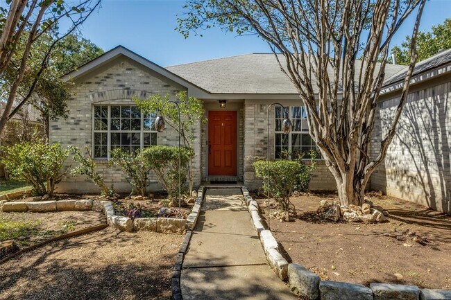property at 1913 Woodland Dr